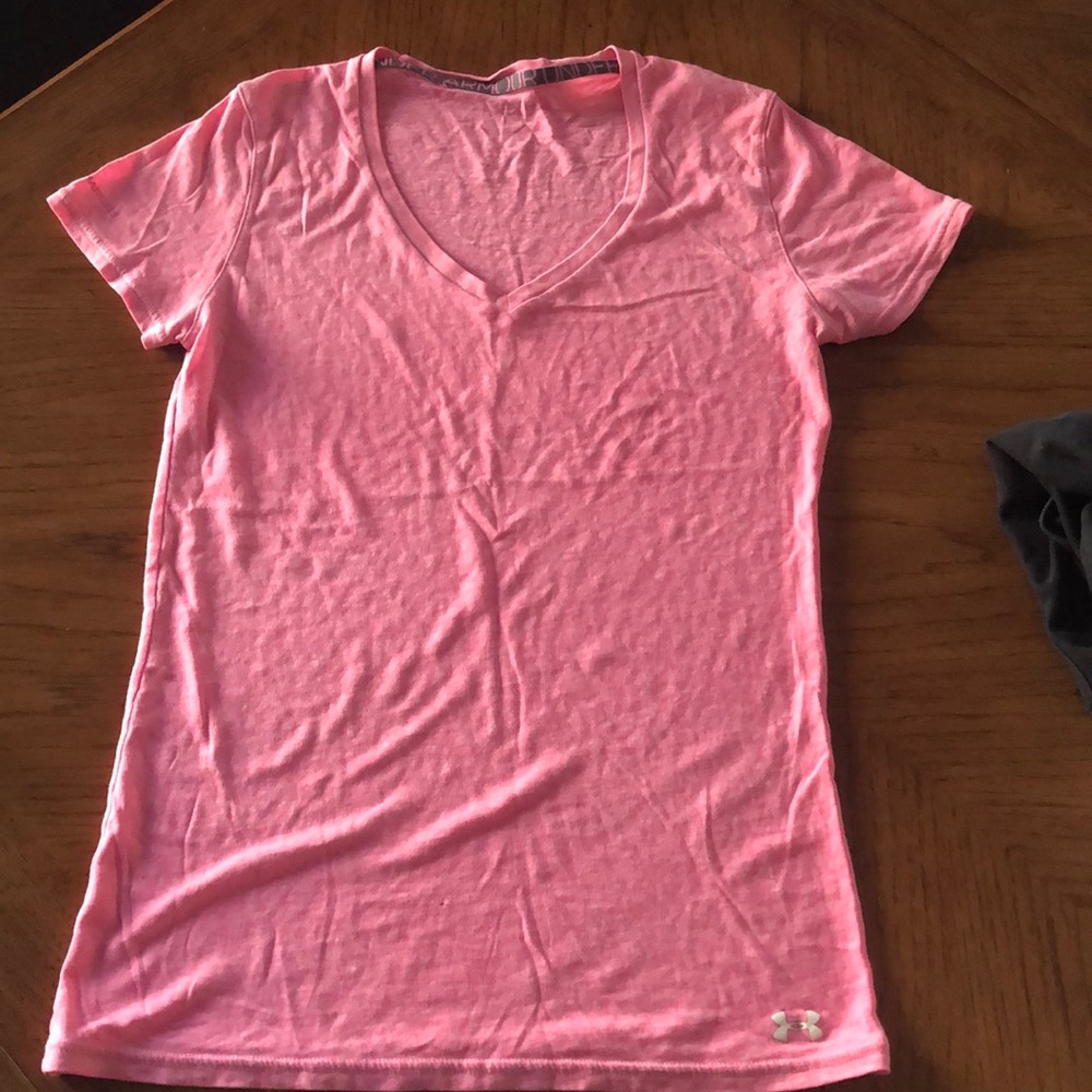 Women’s short sleeve under armor t shirt medium